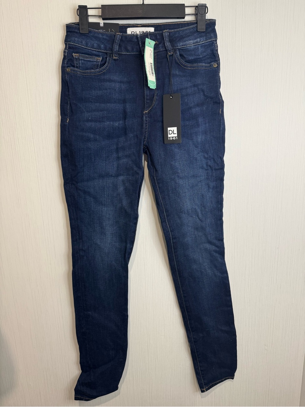 NWT DL1961 Farrow High Rise Instaslim Jeans. Delancy Color. Size 25. So soft!
